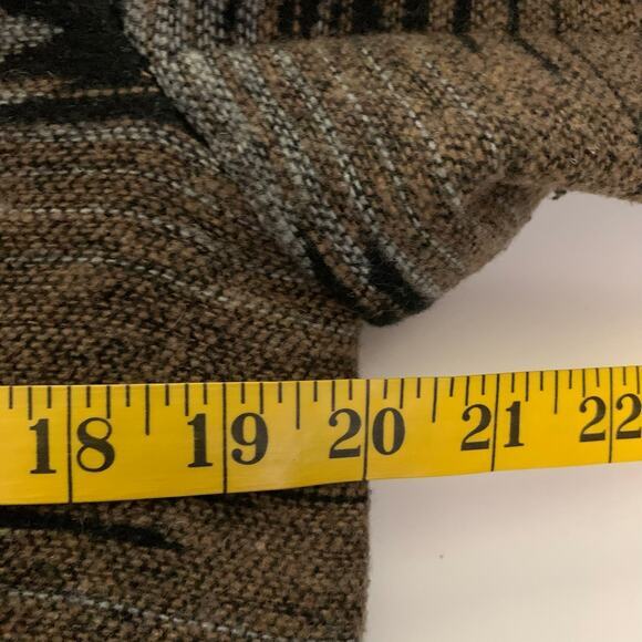 COWGIRL LEGEND Coat Jacket Southwestern Aztec Snap Up w/Toggle Closure Faux Fur - Picture 15 of 16